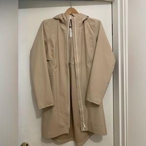 Lululemon rain jacket with hood - EUC